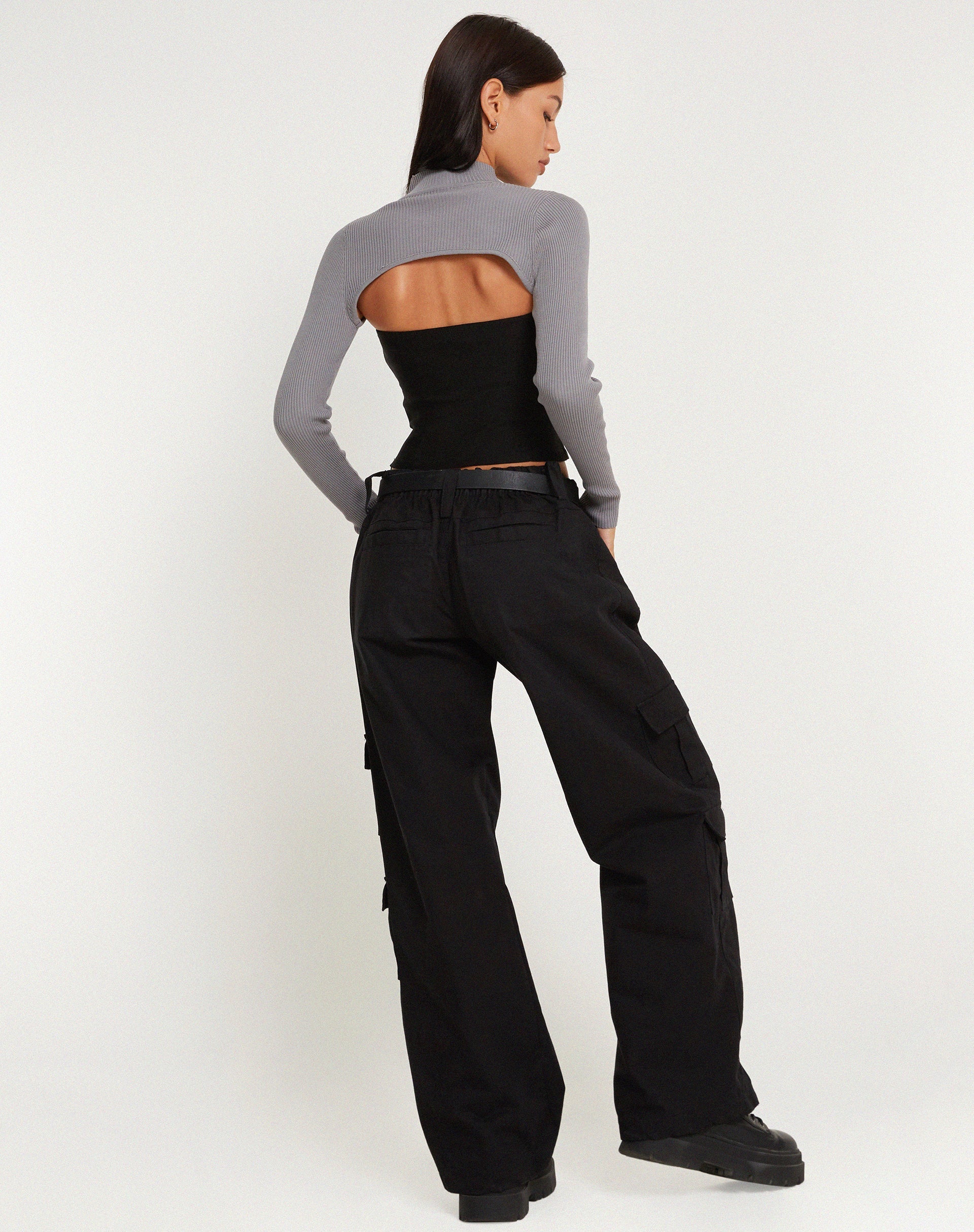 image de Renjana Long Sleeve Shrug Top in Flint Gray