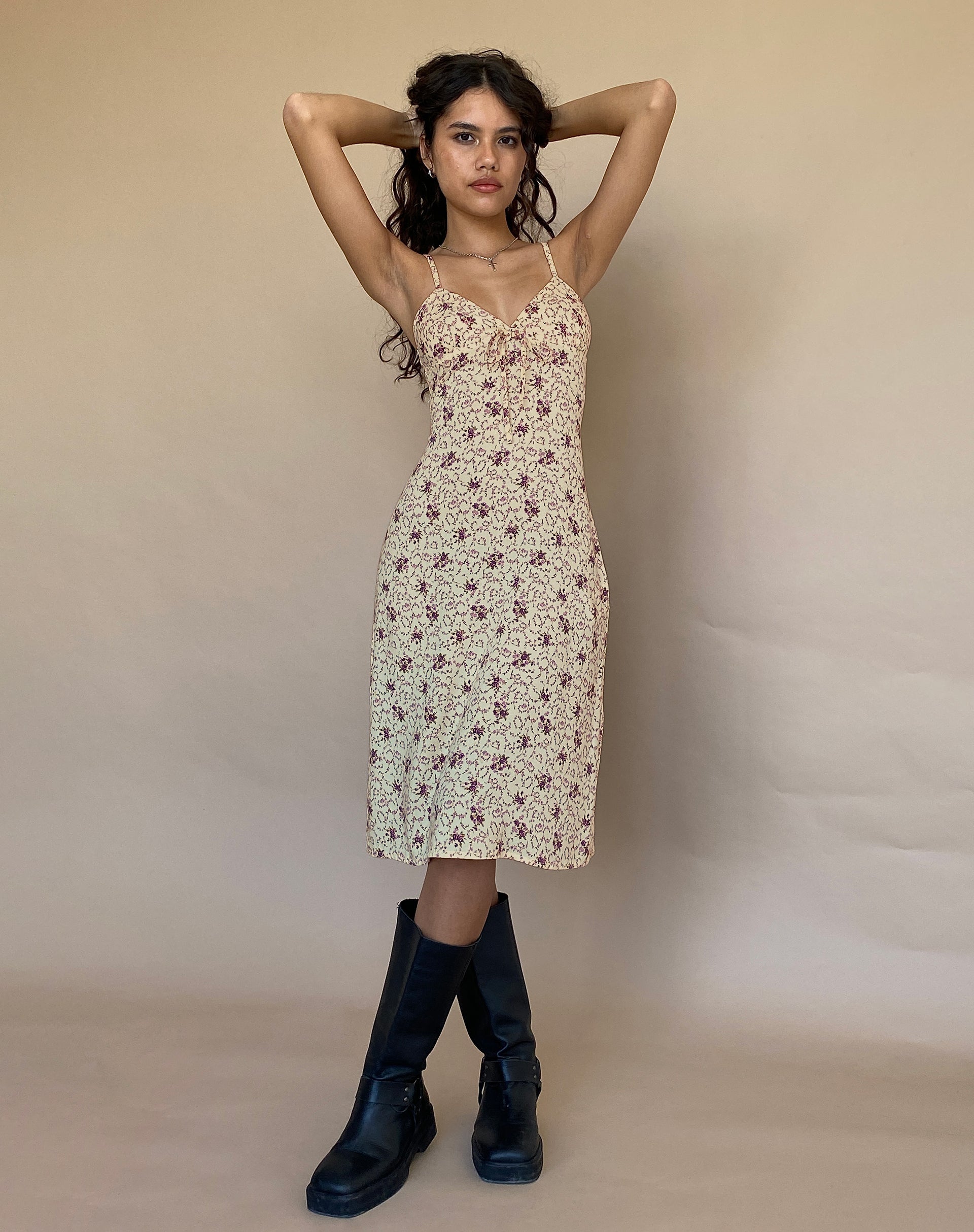 Image de Ronsha Midi Dress in Flower Chain Cream