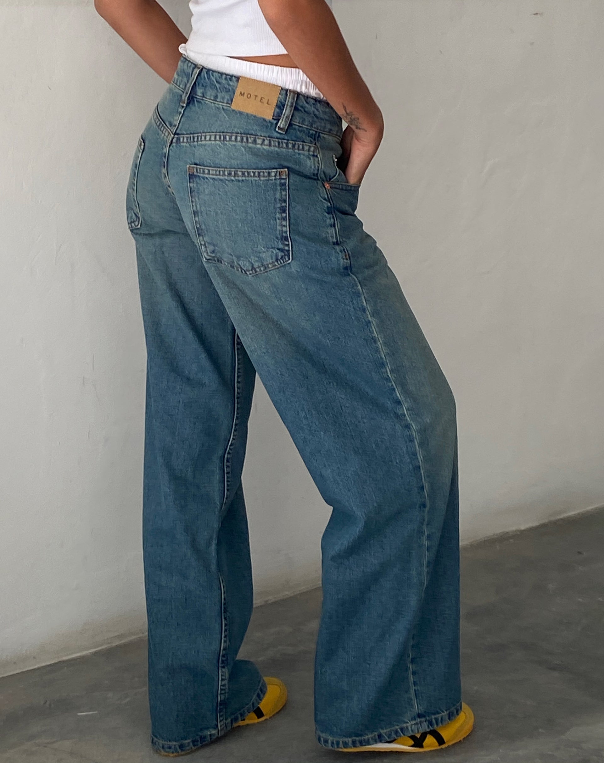 image de Roomy Extra Wide Low Rise Jeans in Vintage Blue Green