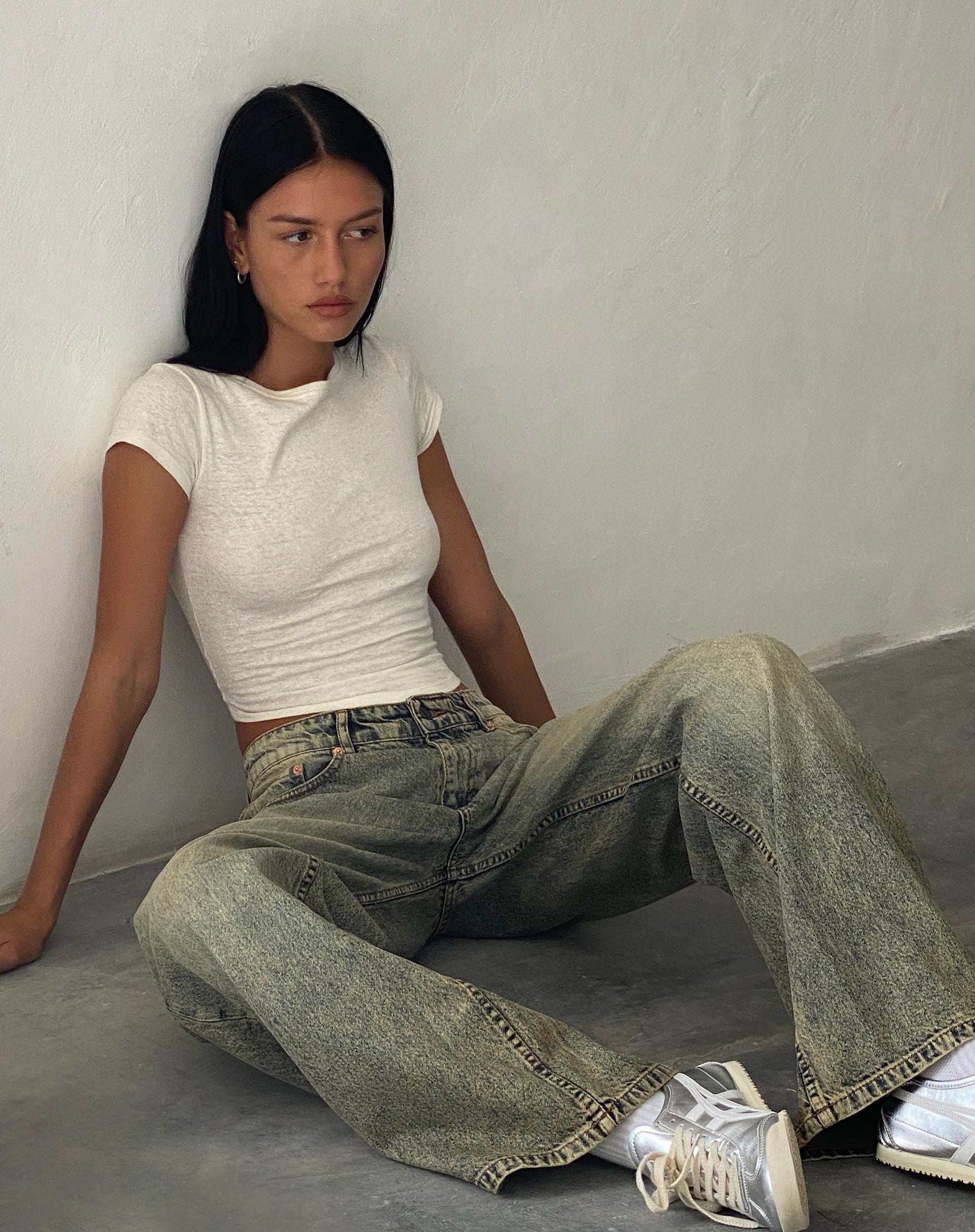 Image de Roomy Extra Wide Low Rise Jeans in Sand Wash Blue