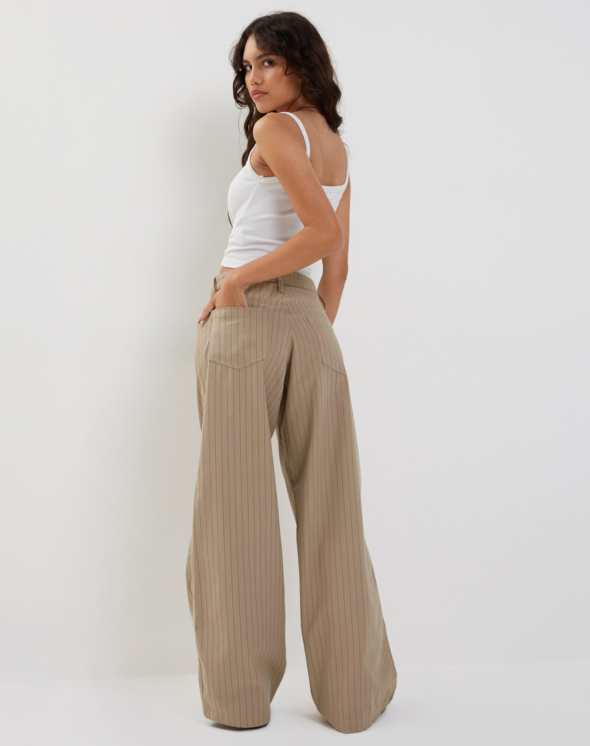 Image de Pantalon extra large à taille basse Roomy en Pinstripe Stone