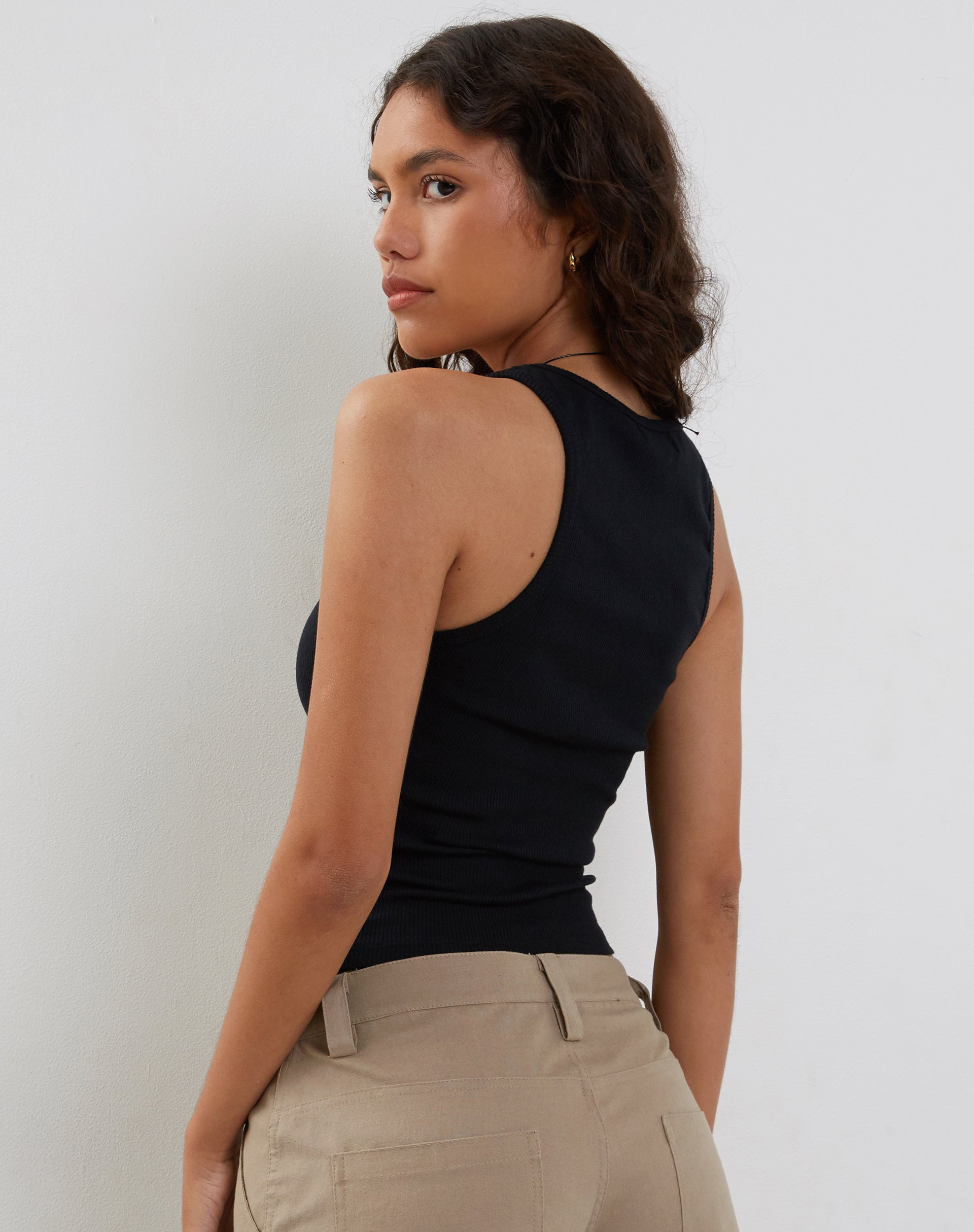 Image de Roxe Ribbed Vest Top in Black