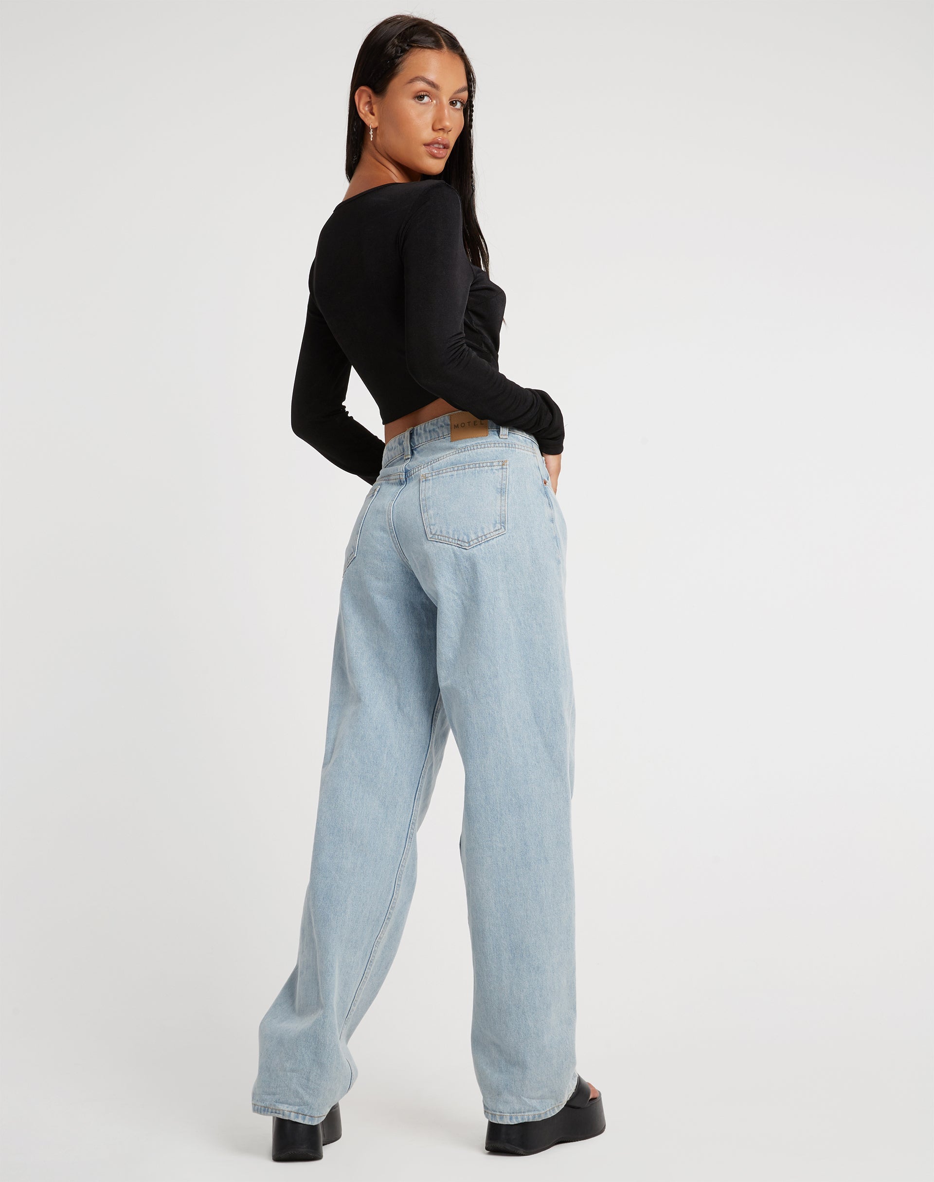 Image de Ruti Long Sleeve Top in Crepe Black