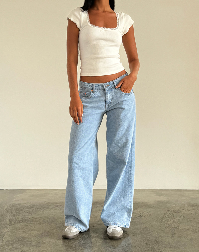 Image de Roomy Extra Wide Low Rise Jeans in Light Wash Blue
