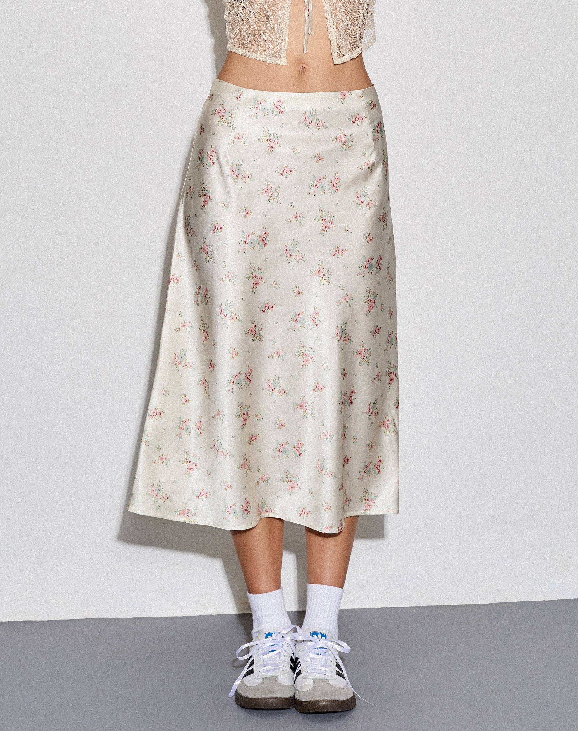 Image de Piya Midi Skirt in Satin Vintage Rose Garland
