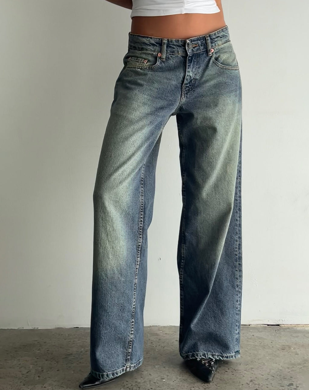 Jean à taille basse extra-large Roomy en bleu vert extrême