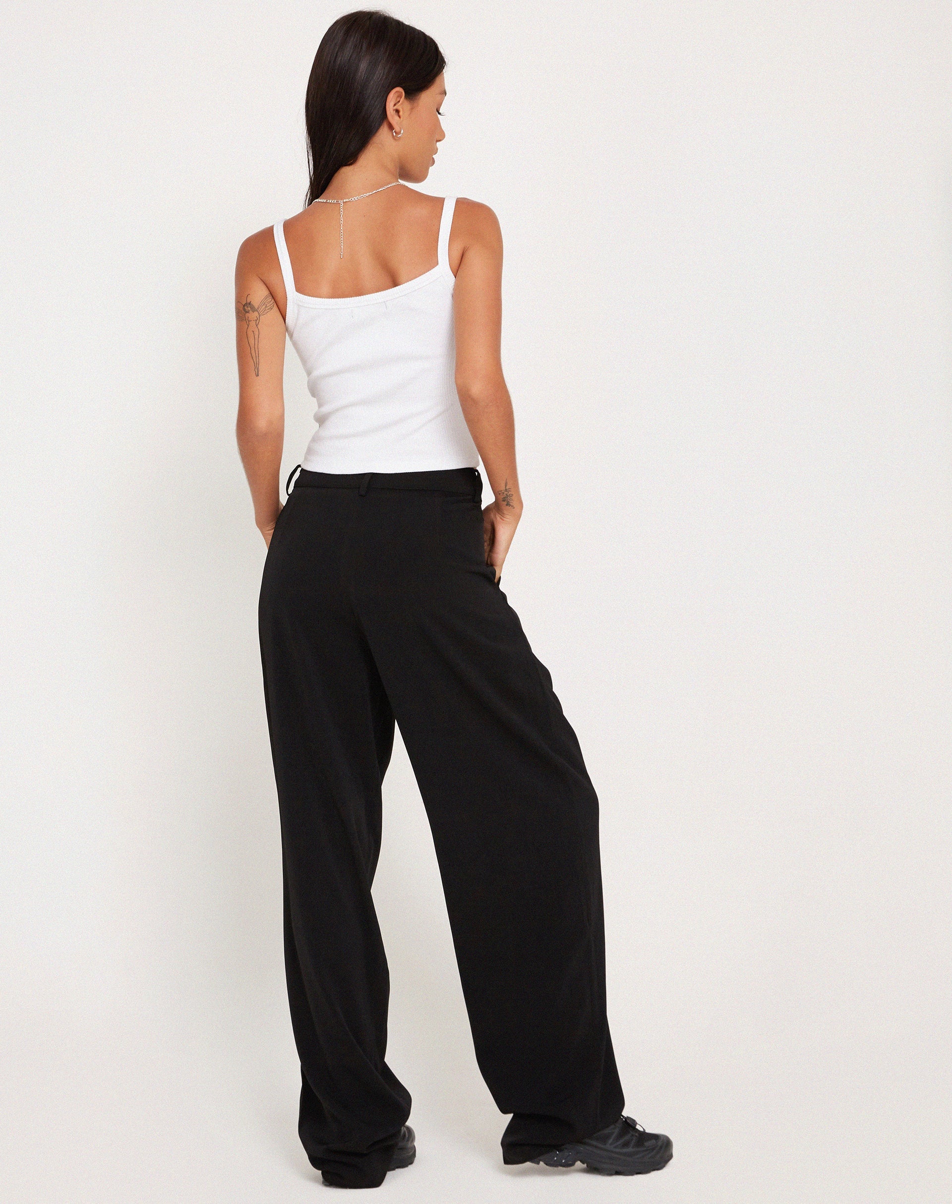 Image de Sakaria Pantalon à jambes larges en noir
