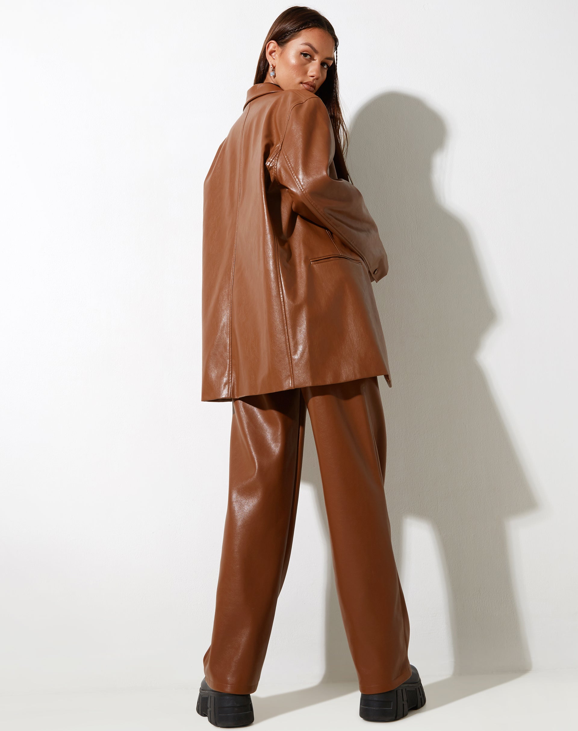 Image de marque de MOTEL X IRIS Pantalon Patria en PU Chocolat