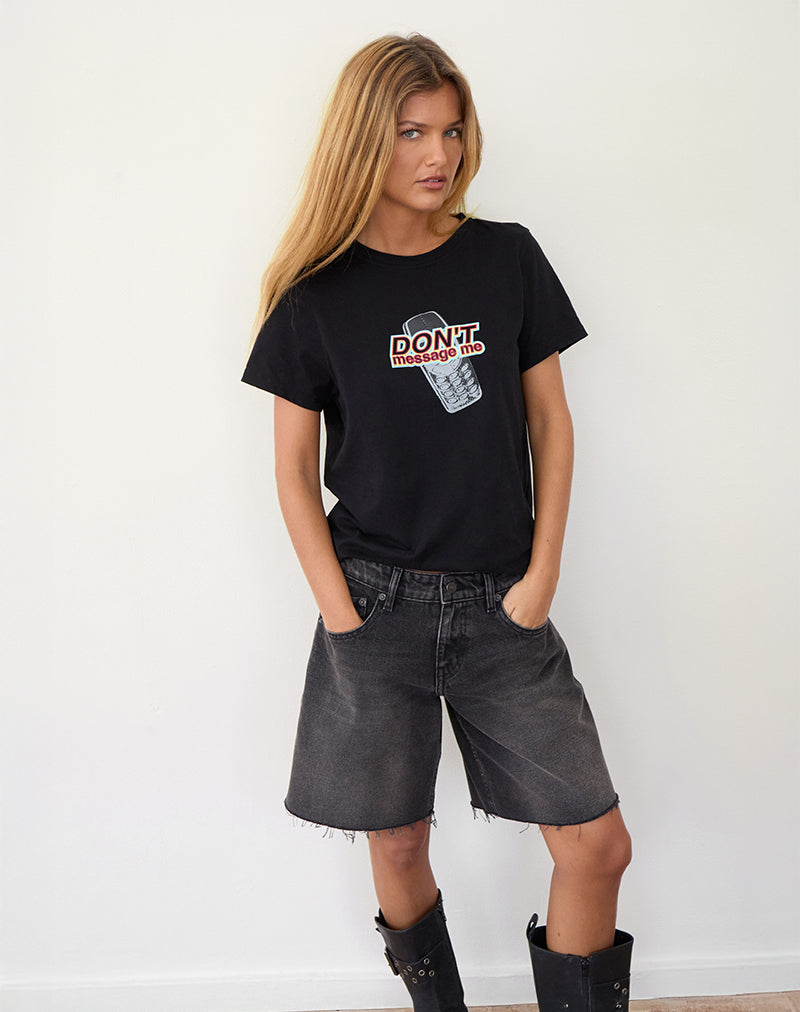 Image de Saki Tee in Black with Don't Message Me Graphic
