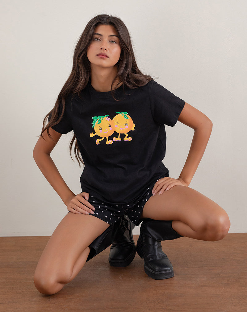 Tee-shirt Saki en noir avec imprimé Squeeze Me orange