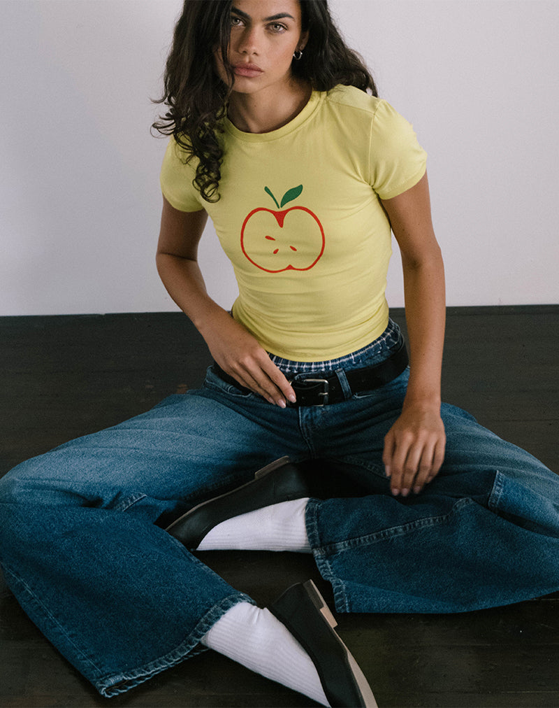 image de Salida Top in Yellow with Apple Motif