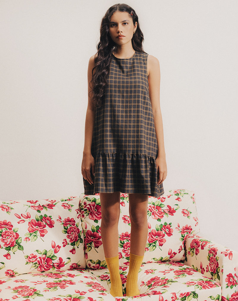 Samana Babydoll Mini Dress in Check Dark Brown (Mini robe à carreaux pour bébé)