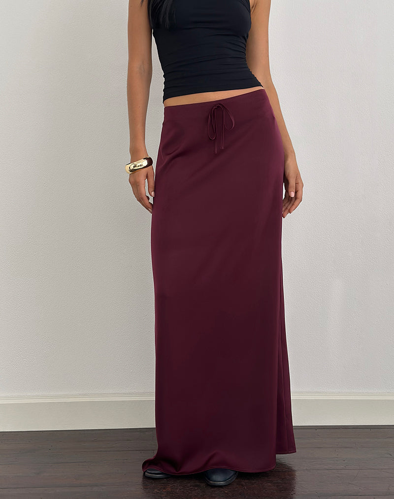 Image de Sarinem Maxi Skirt in Satin Burgundy