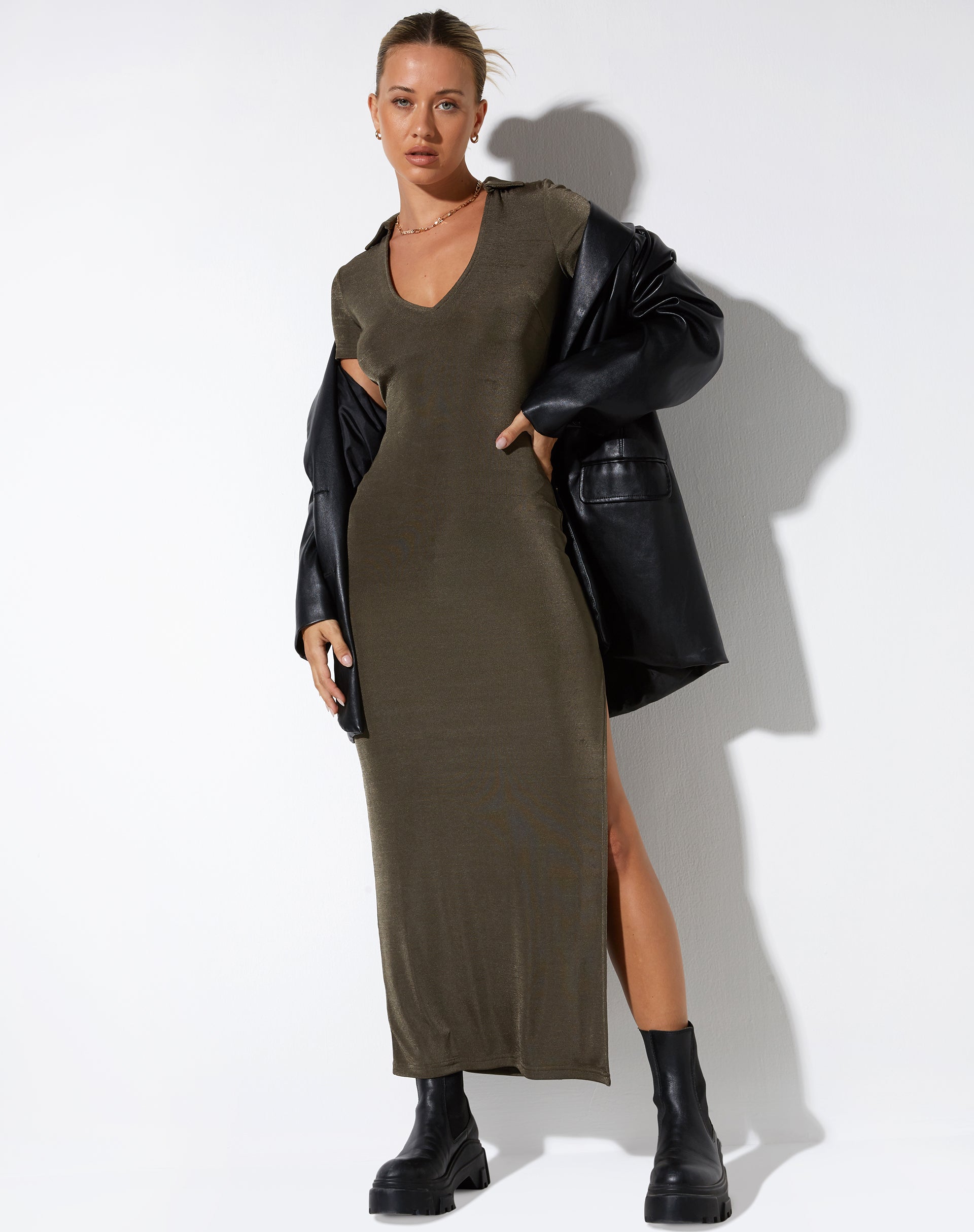 IMAGE DE Robe longue Savita en olive foncé