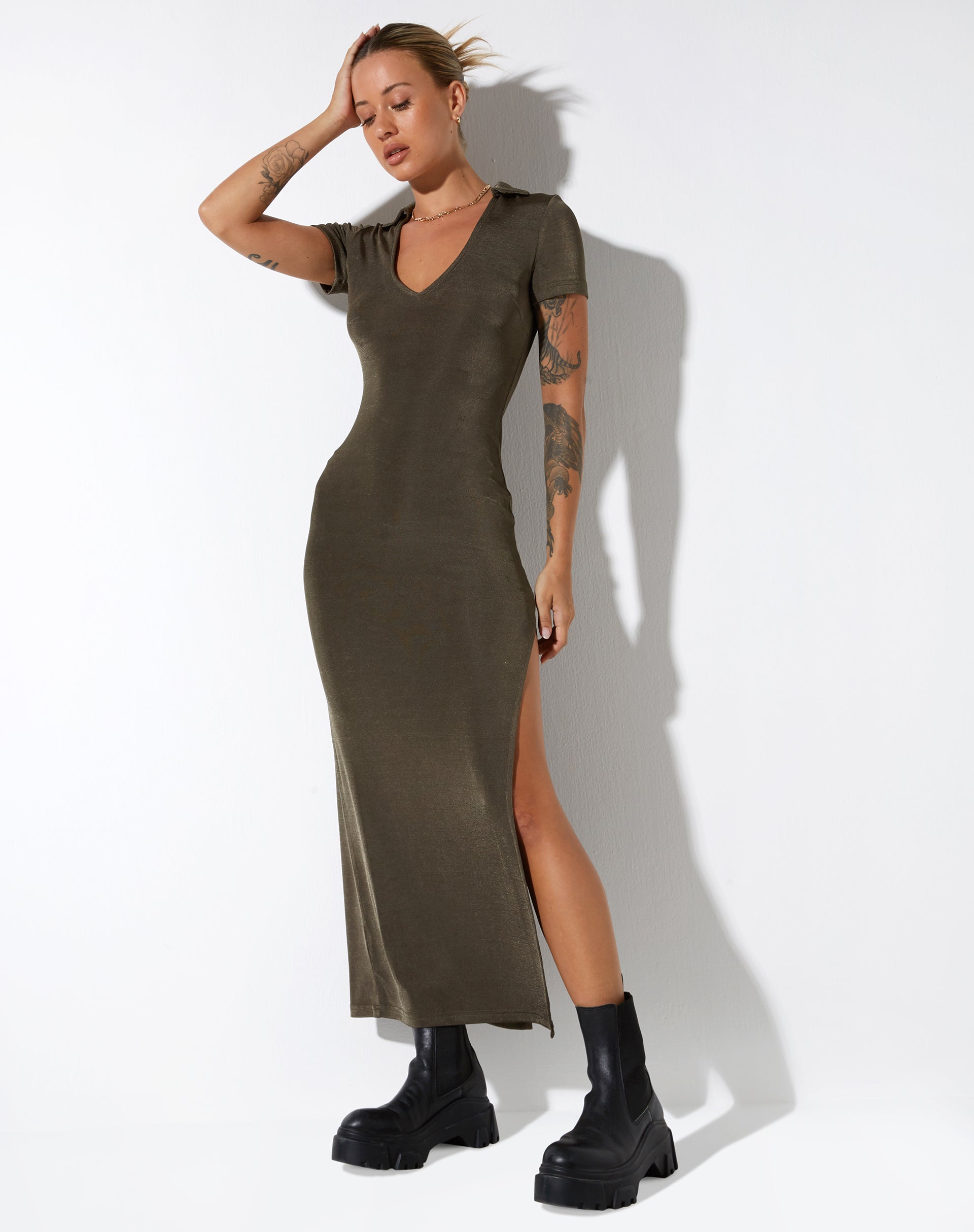 IMAGE DE Robe longue Savita en olive foncé