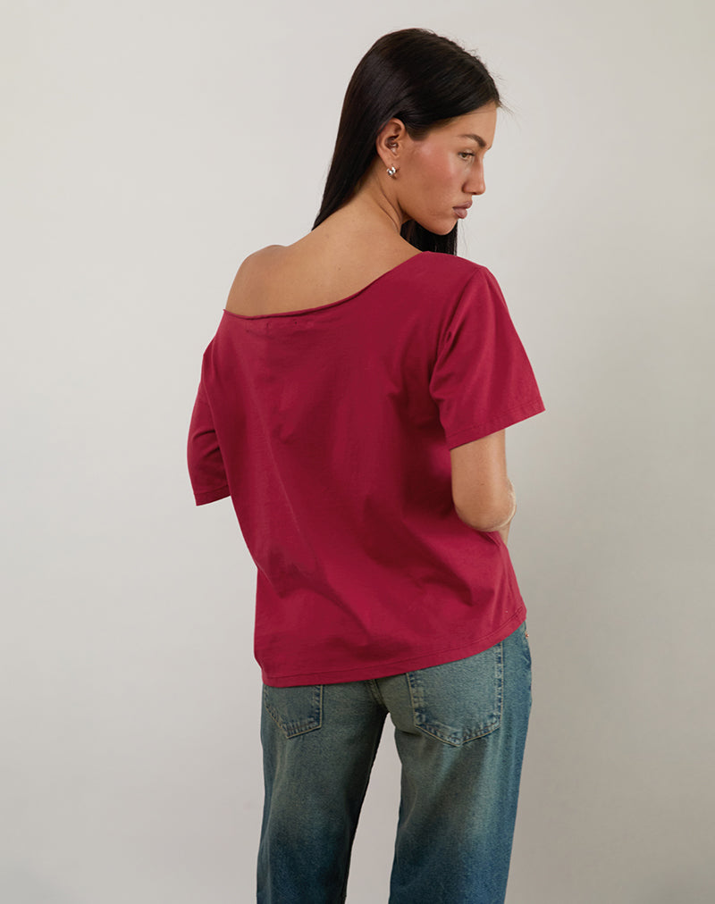 Image de Scottie Slouchy Tee en rouge adrénaline avec Overthinking Graphic