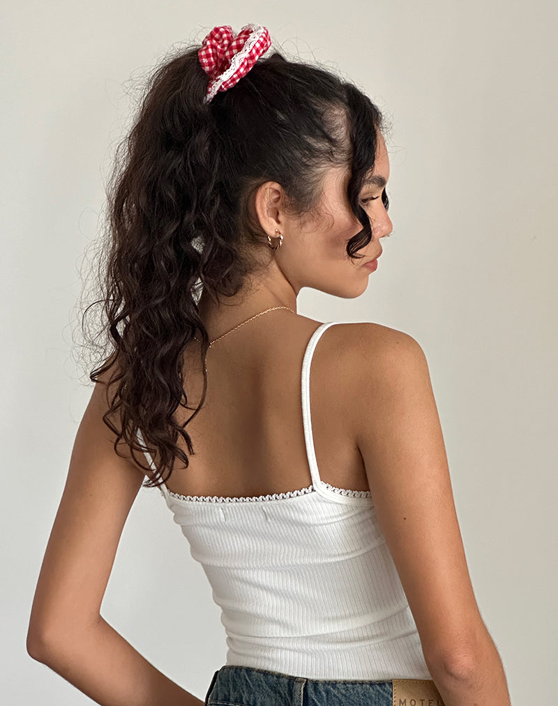 Image de Chouchou en vichy rouge avec dentelle