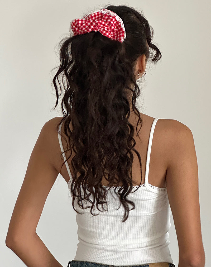 Image de Chouchou en vichy rouge avec dentelle