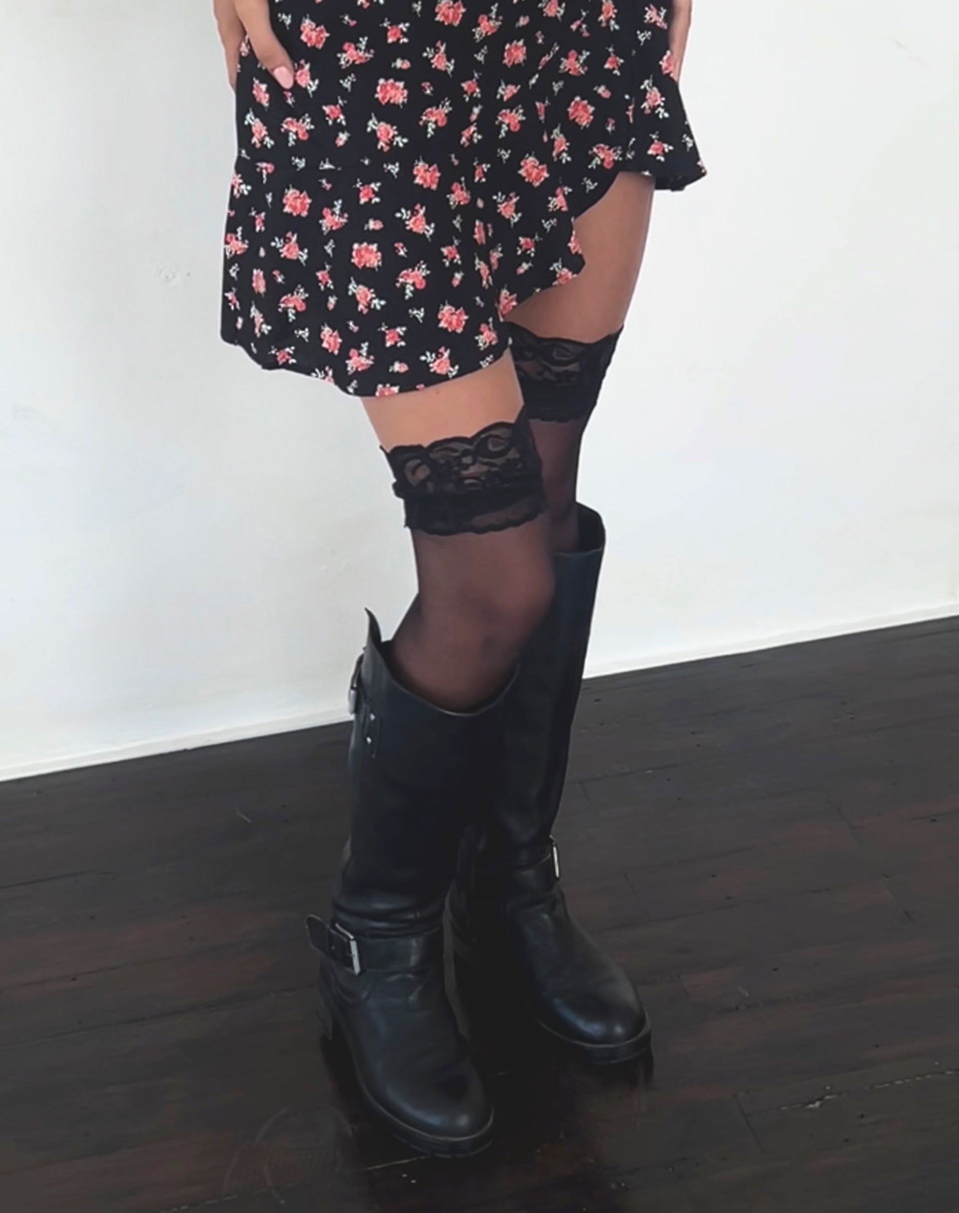Image de Seleg Mini Dress in Flowing Rose Black