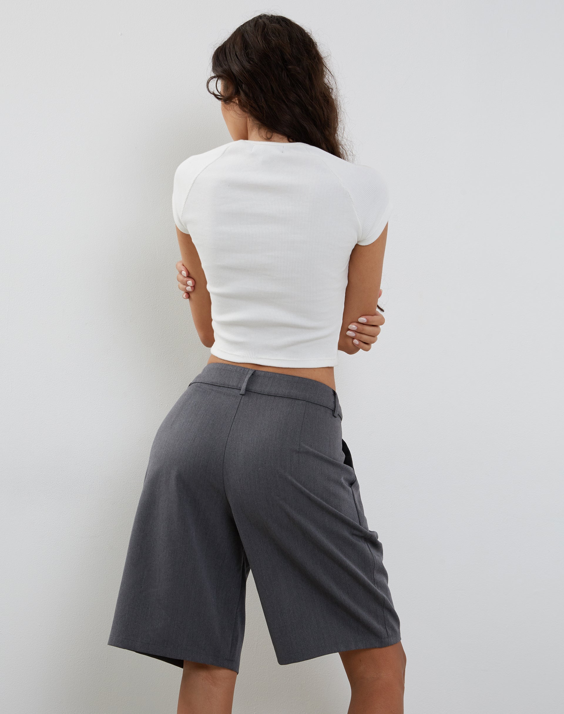 Image de Setya Long Line Tailored Shorts in Charcoal