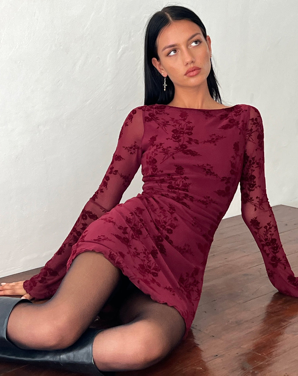 Mini robe à manches longues Sevila en fleur botanique floquée marron