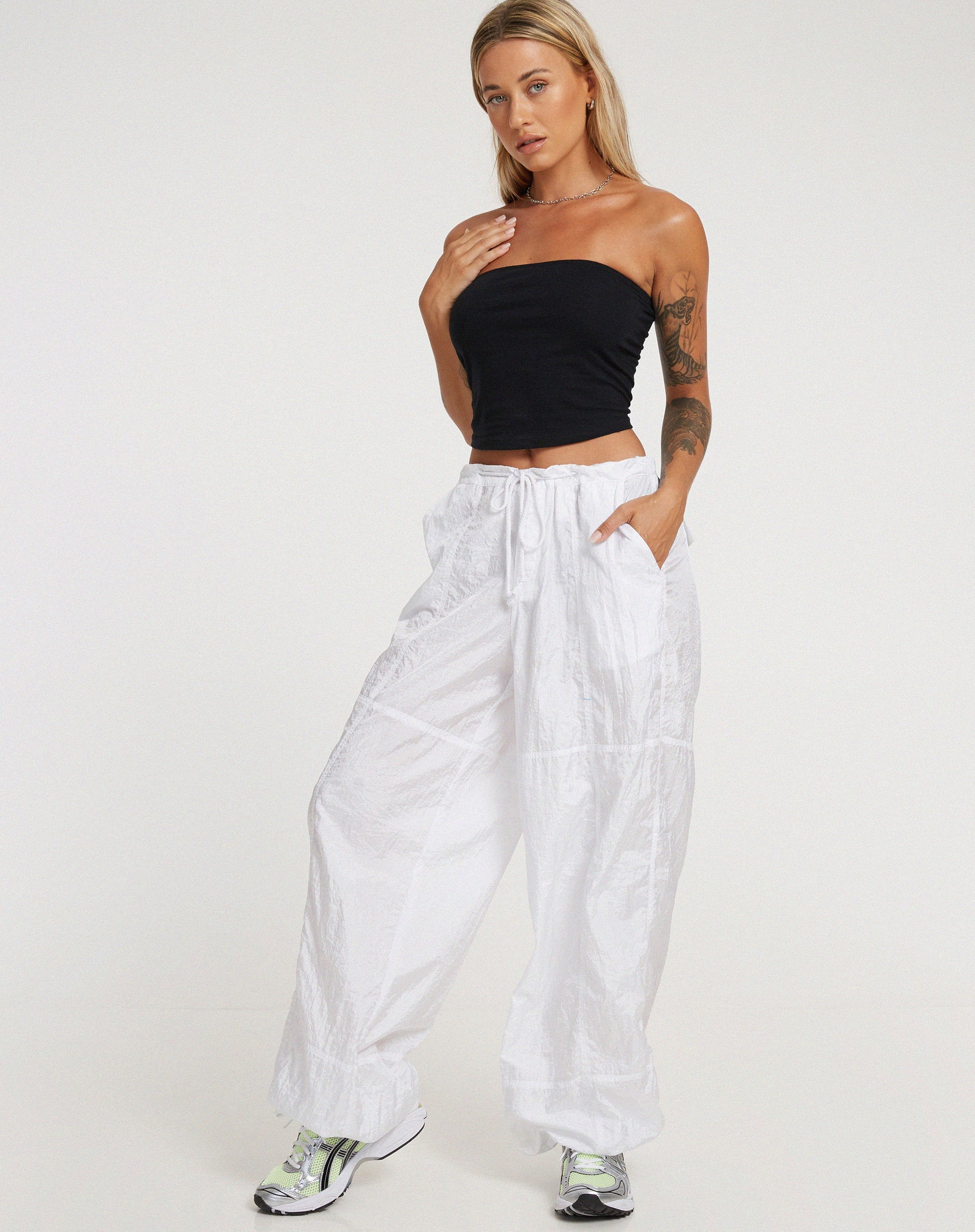 IMAGE DE Top bandeau Shae en noir