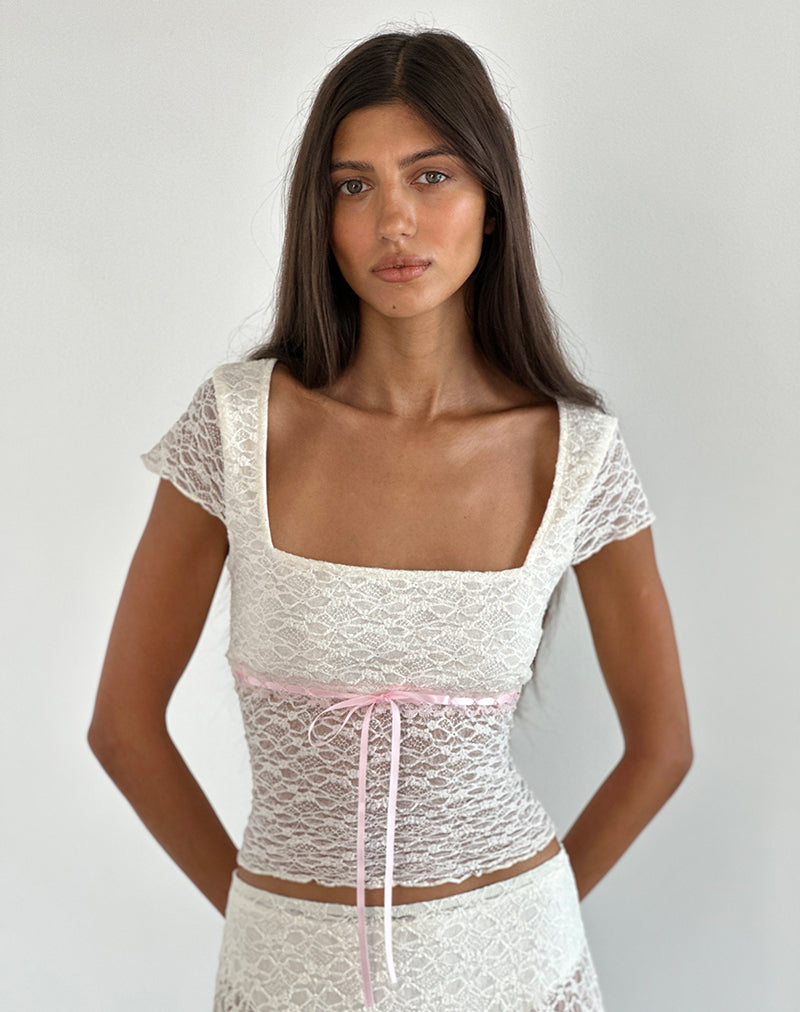 Sherine Lace Top in Cream with Pink Binding (Top en dentelle crème avec bordure rose)