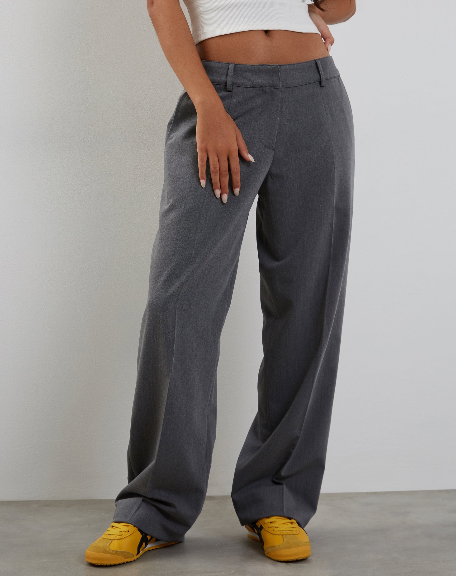 image de Sirkia Low Rise Tailored Trouser in Charcoal