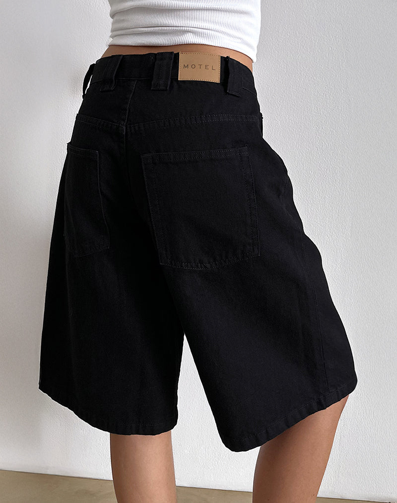 Image of Low Rise Skater Shorts in Rinse Black Denim