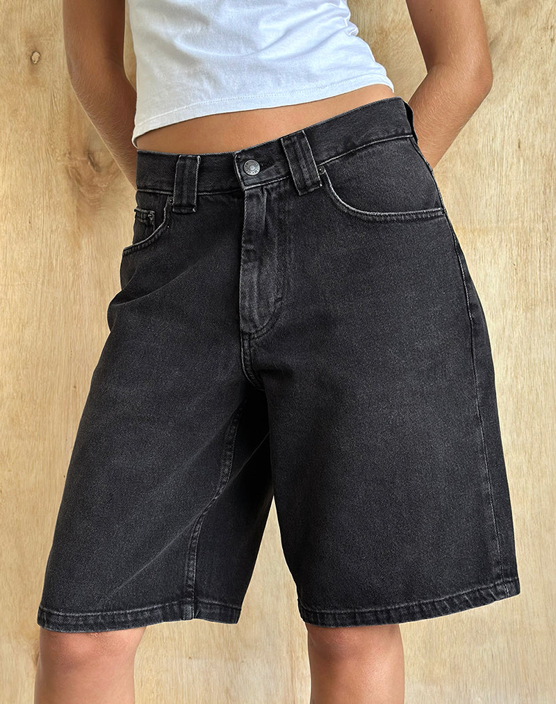 Short patineuse taille basse en denim noir et gris délavé