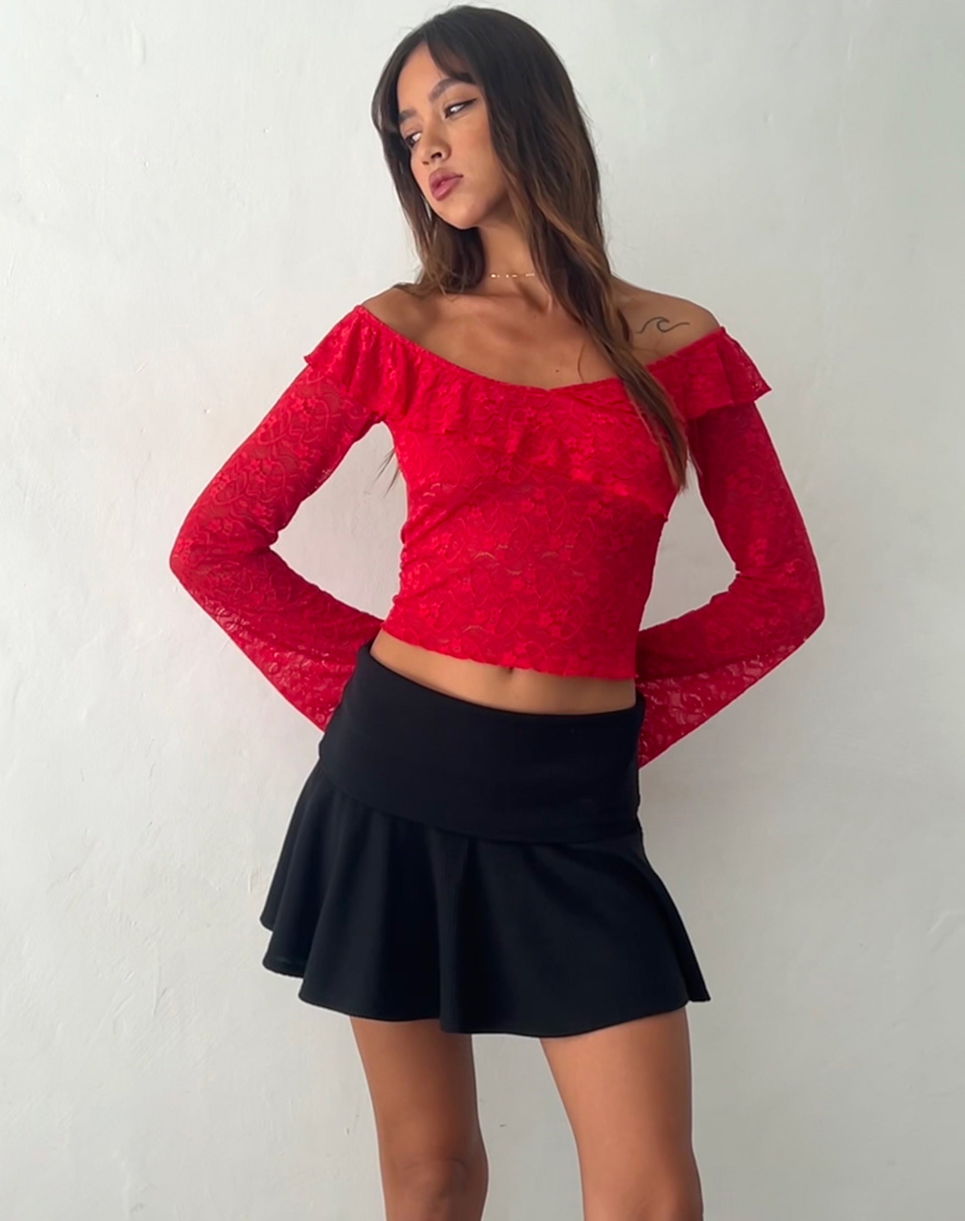 Image de Soka Bardot Frill Top in Red Lace