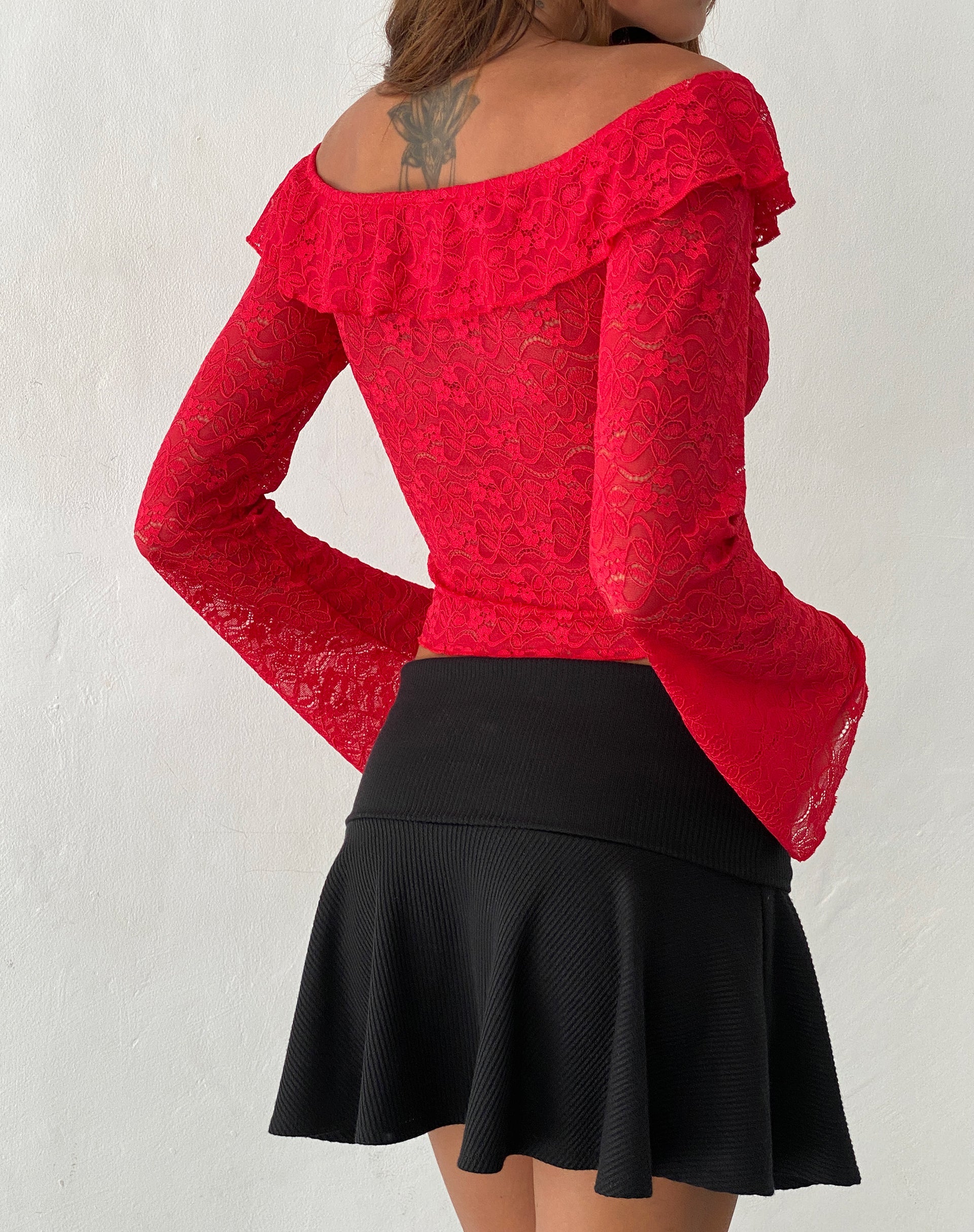 Image de Soka Bardot Frill Top in Red Lace