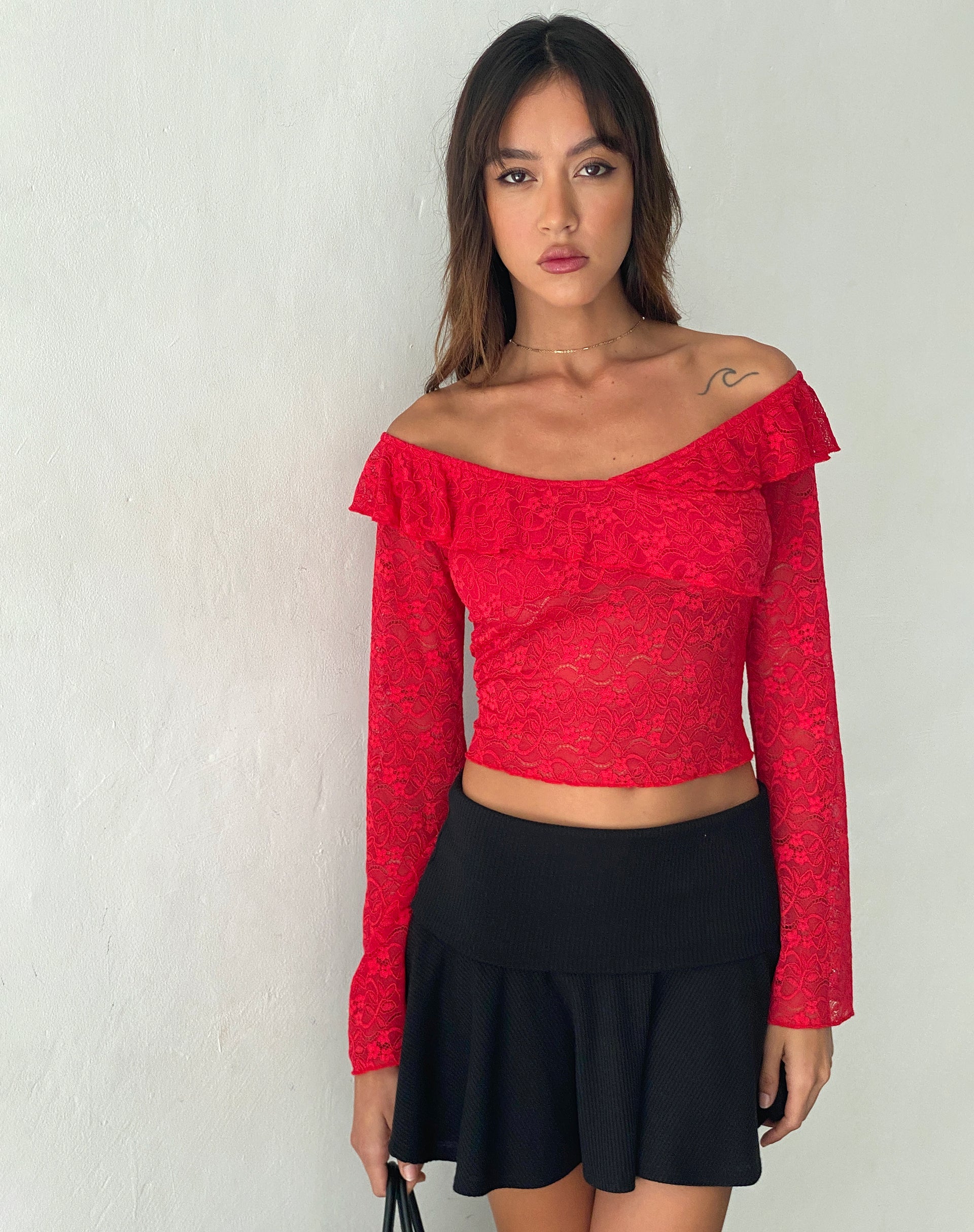 Image de Soka Bardot Frill Top in Red Lace