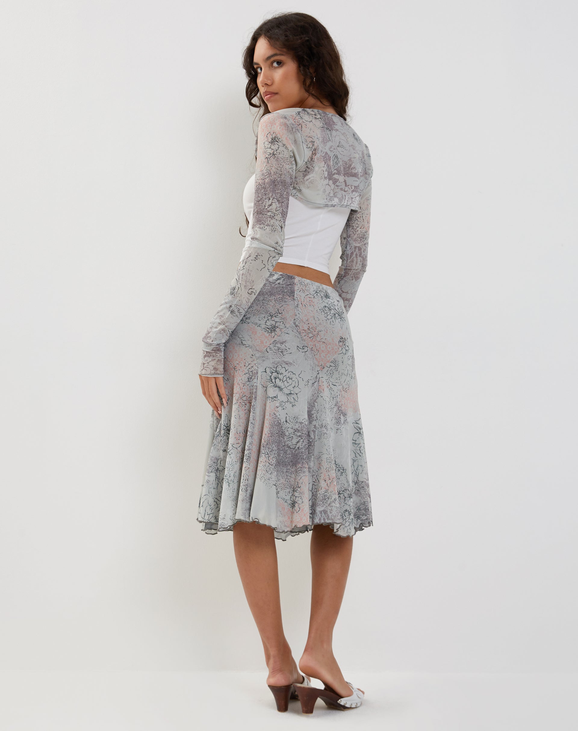 Image de la jupe midi Sloane en dentelle florale pastel