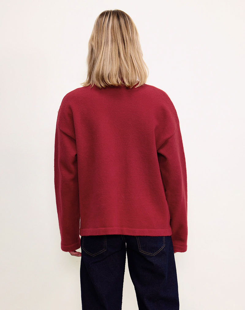 Image de Maureen Cardi en rouge