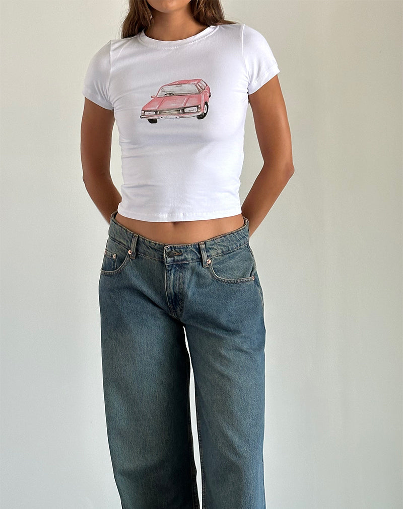 Image de Sutin Tee en blanc avec graphique de voiture griffonné