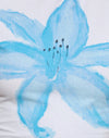 Fleur peinte en blanc Bleu