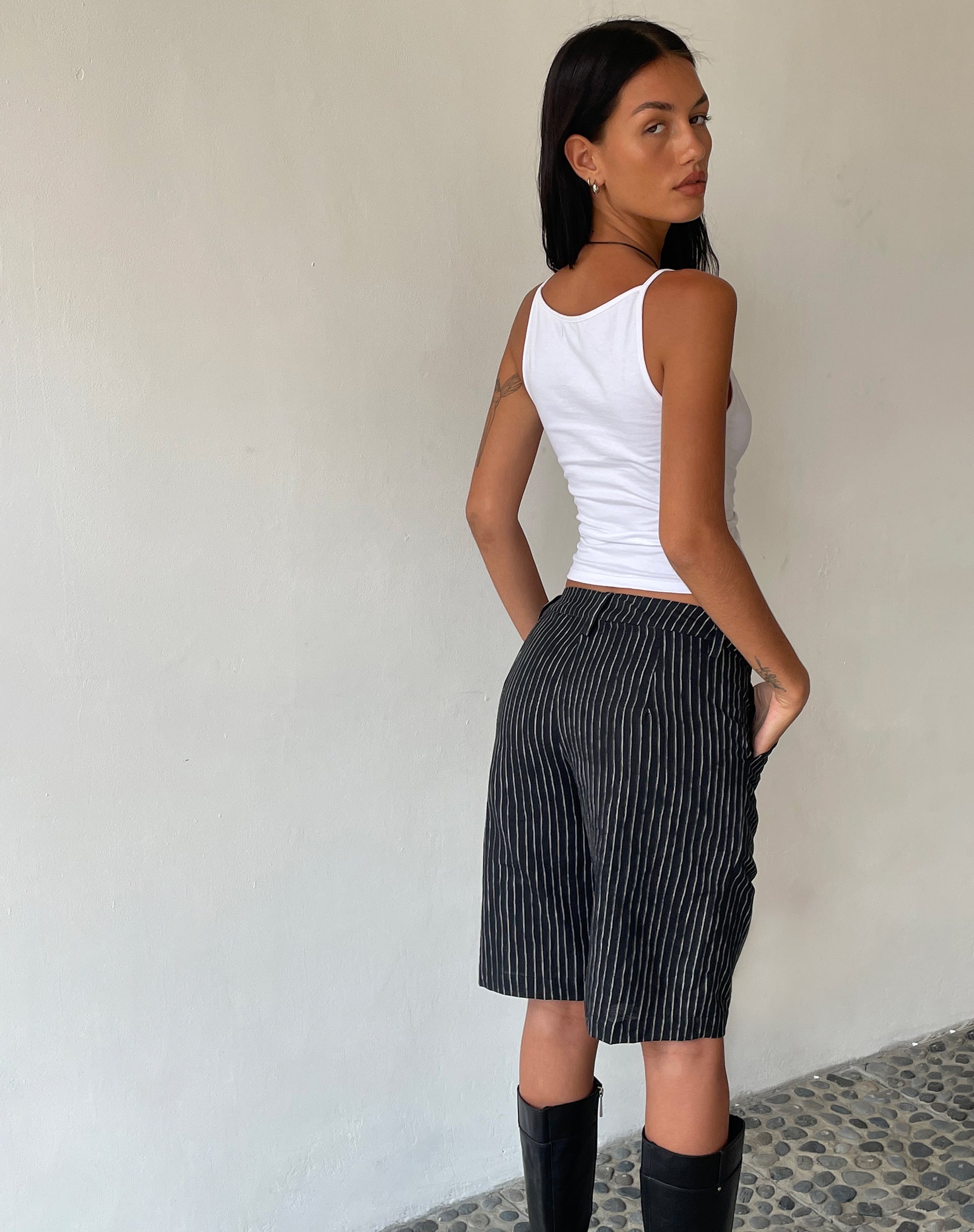 Image de MOTEL X JACQUIE Tabaru Longline Shorts in Sketchy Stripe Black