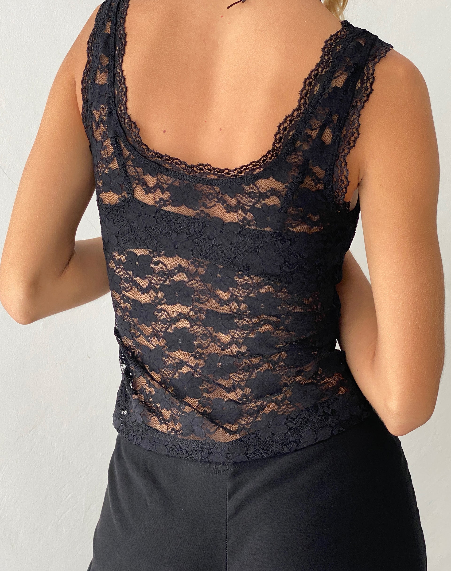 Image de Gilet en dentelle Tahoa en noir