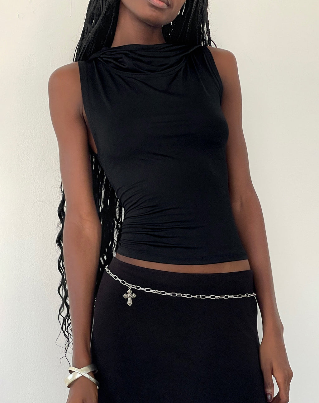 Tapia Hooded Tank Top in Black Slinky (Débardeur à capuche Tapia)