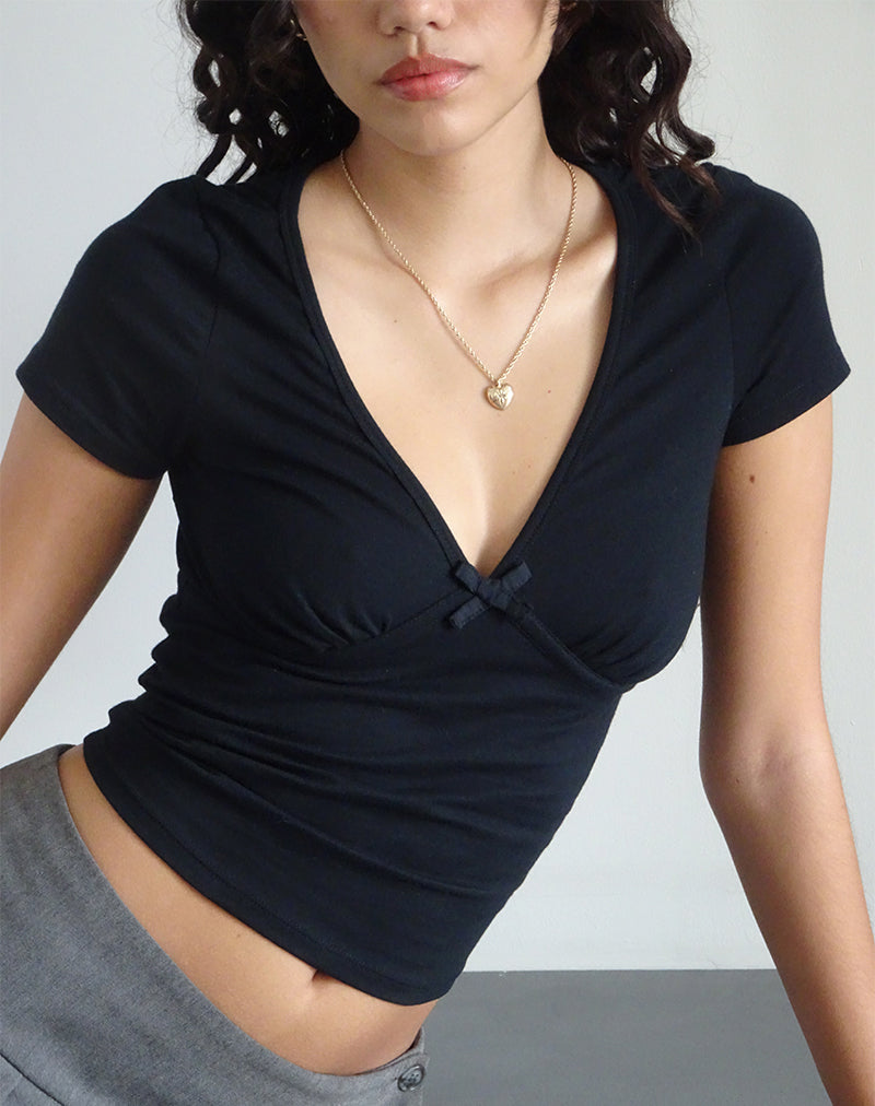 Tasina Top en noir avec reliure noire