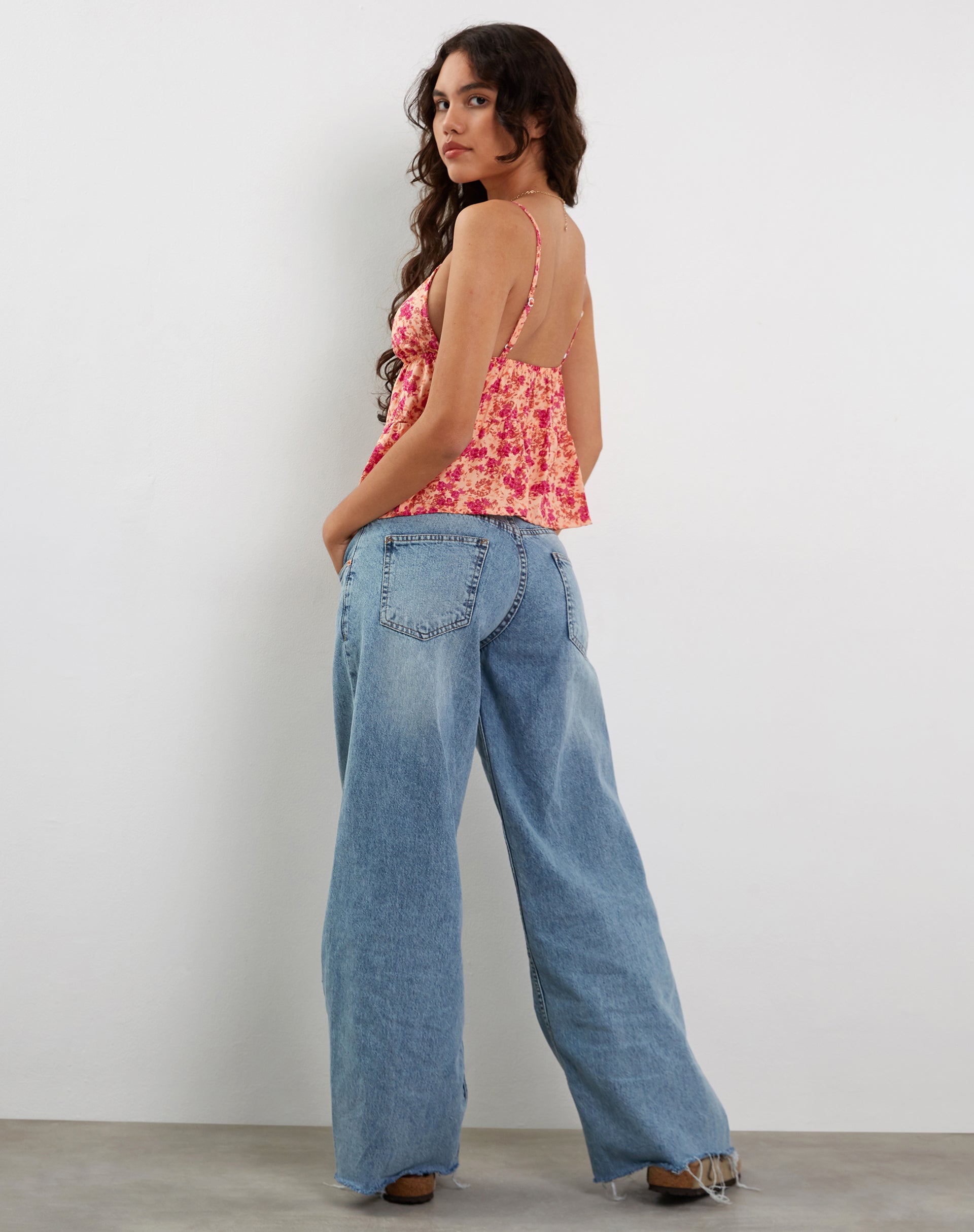 Image de Tezza Tie Front Cami Top in Dark Wild Flower Cantaloupe
