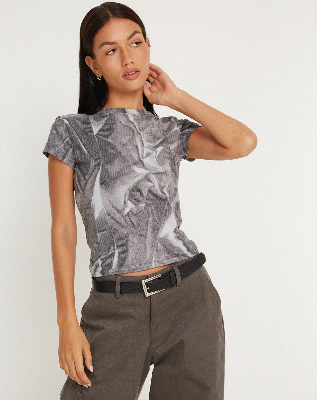 T-shirt court Tiona, Dystopian Crease Grey