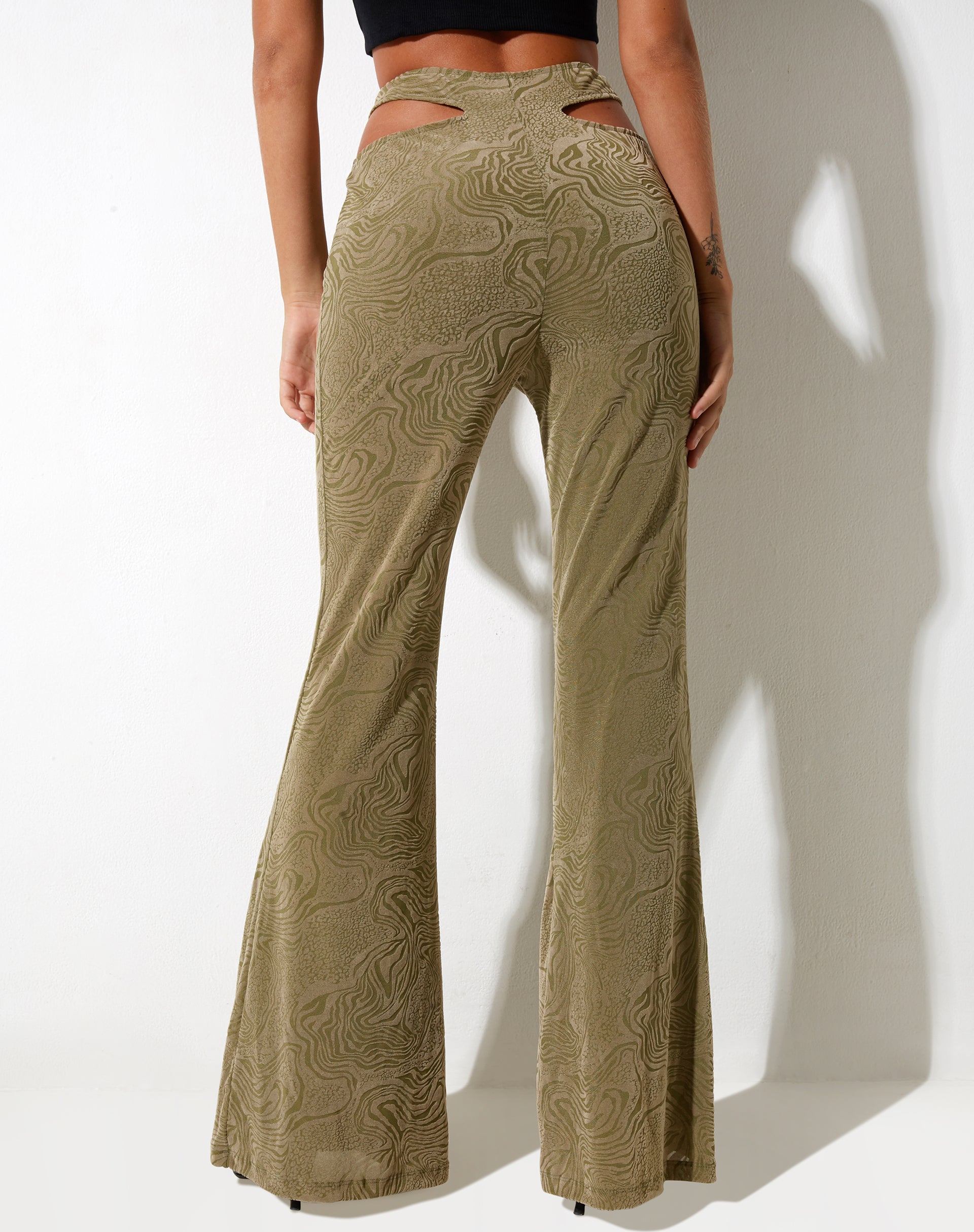IMAGE DU pantalon flare en Mixed Animal Flock Olive