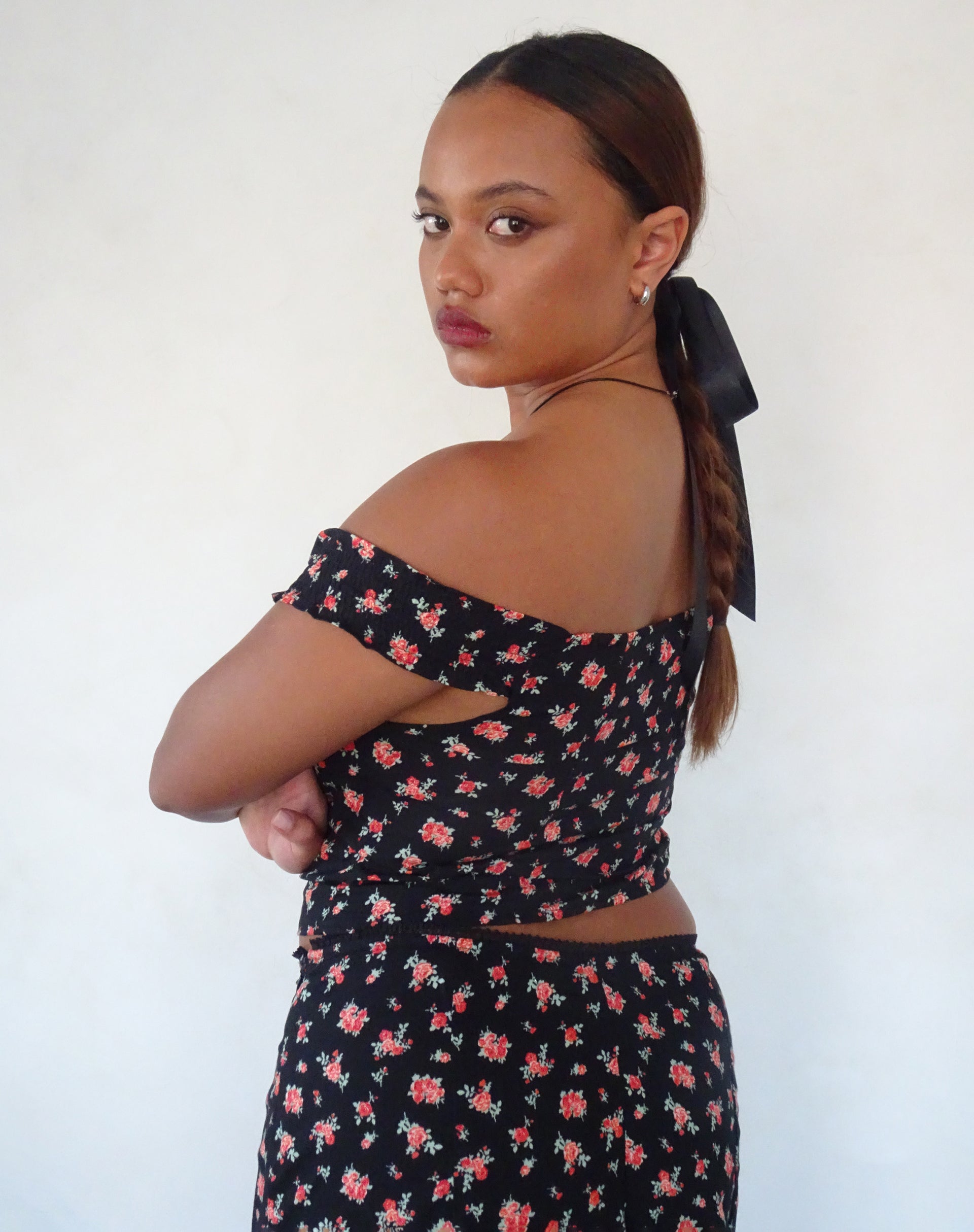 Image de Uhuy Bardot Crop Top in Flowing Rose Black