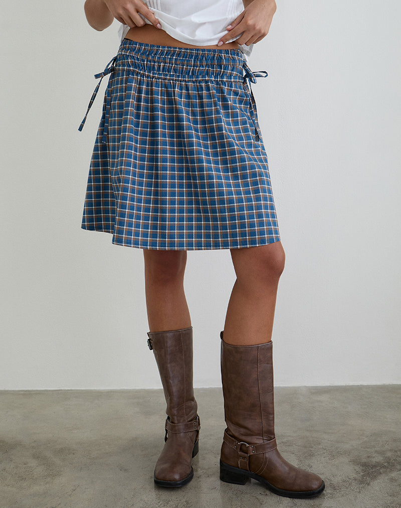 Image de la jupe midi froncée Khimar en tartan bleu moyen