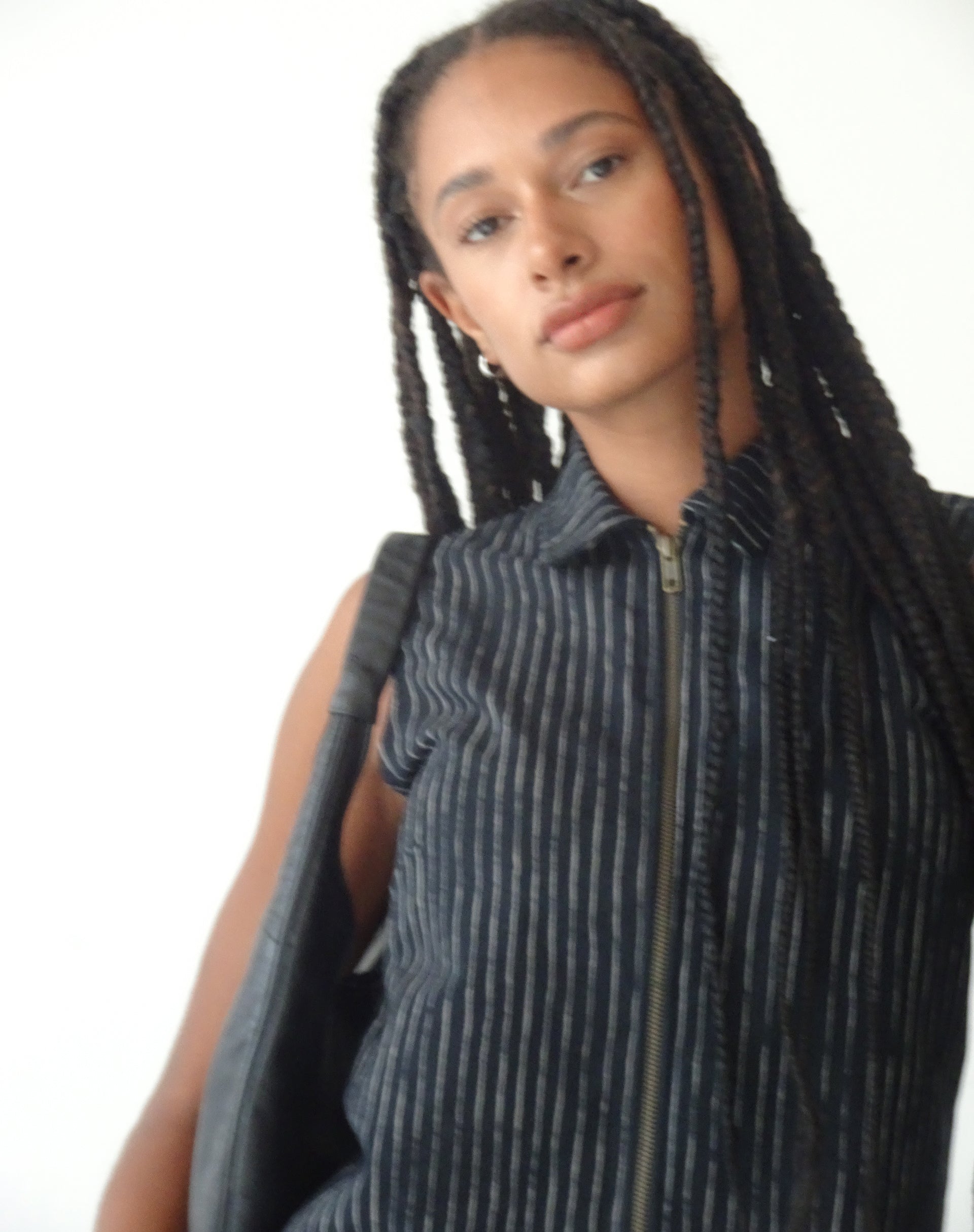 Image de MOTEL X JACQUIE Virago Zip Up Sleeveless Jacket in in Sketchy Stripe Black