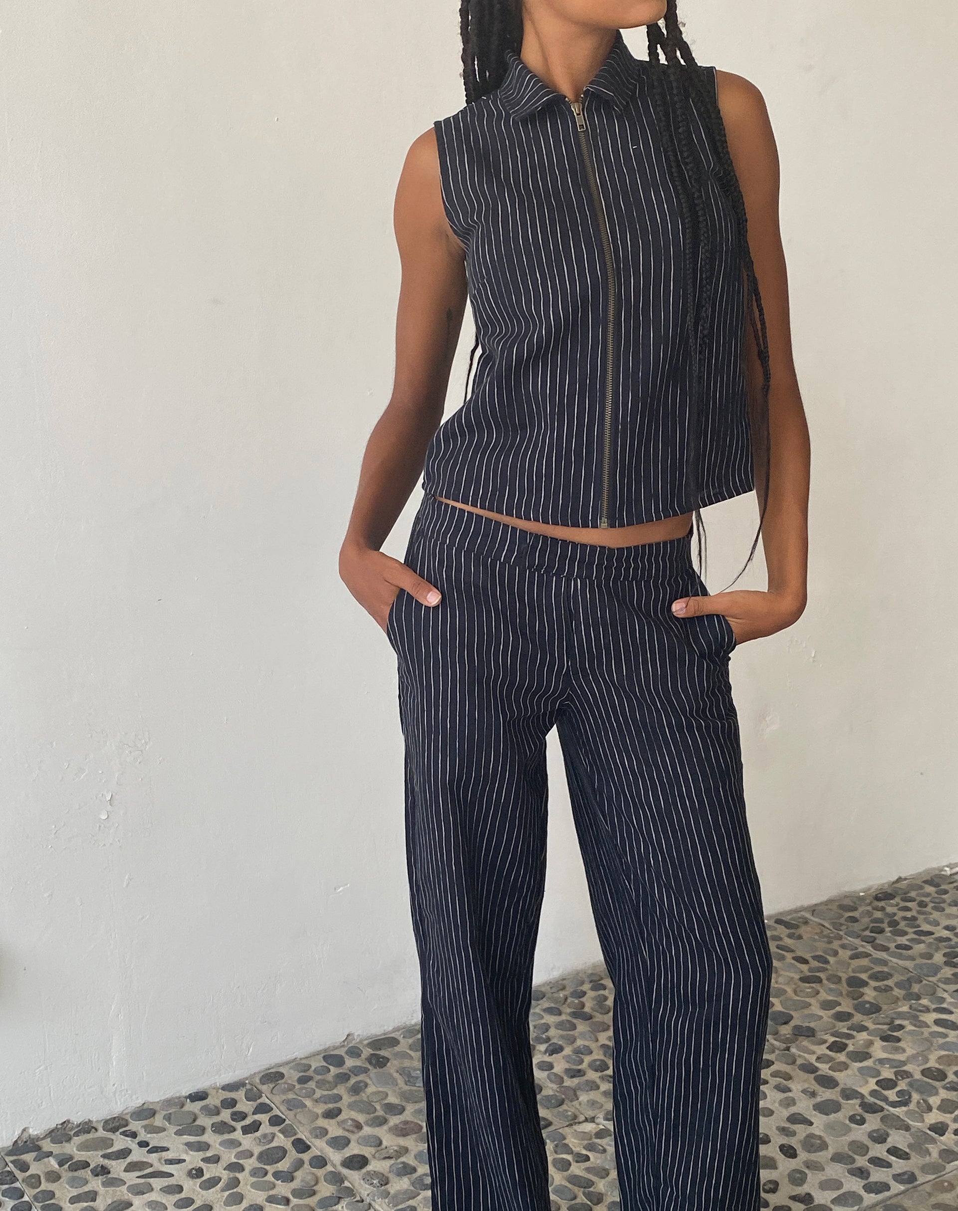 Image de MOTEL X JACQUIE Virago Zip Up Sleeveless Jacket in in Sketchy Stripe Black