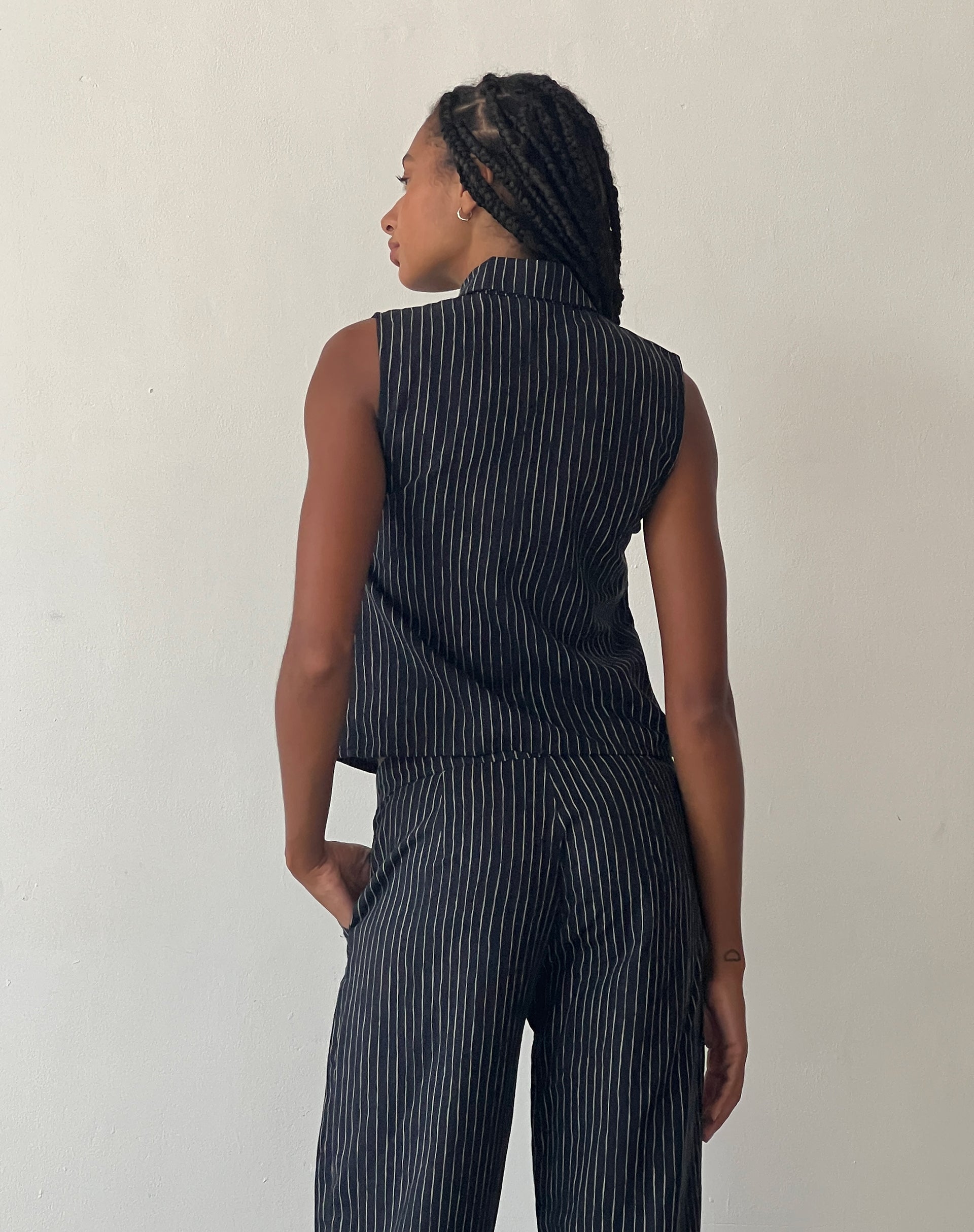 Image de MOTEL X JACQUIE Virago Zip Up Sleeveless Jacket in in Sketchy Stripe Black