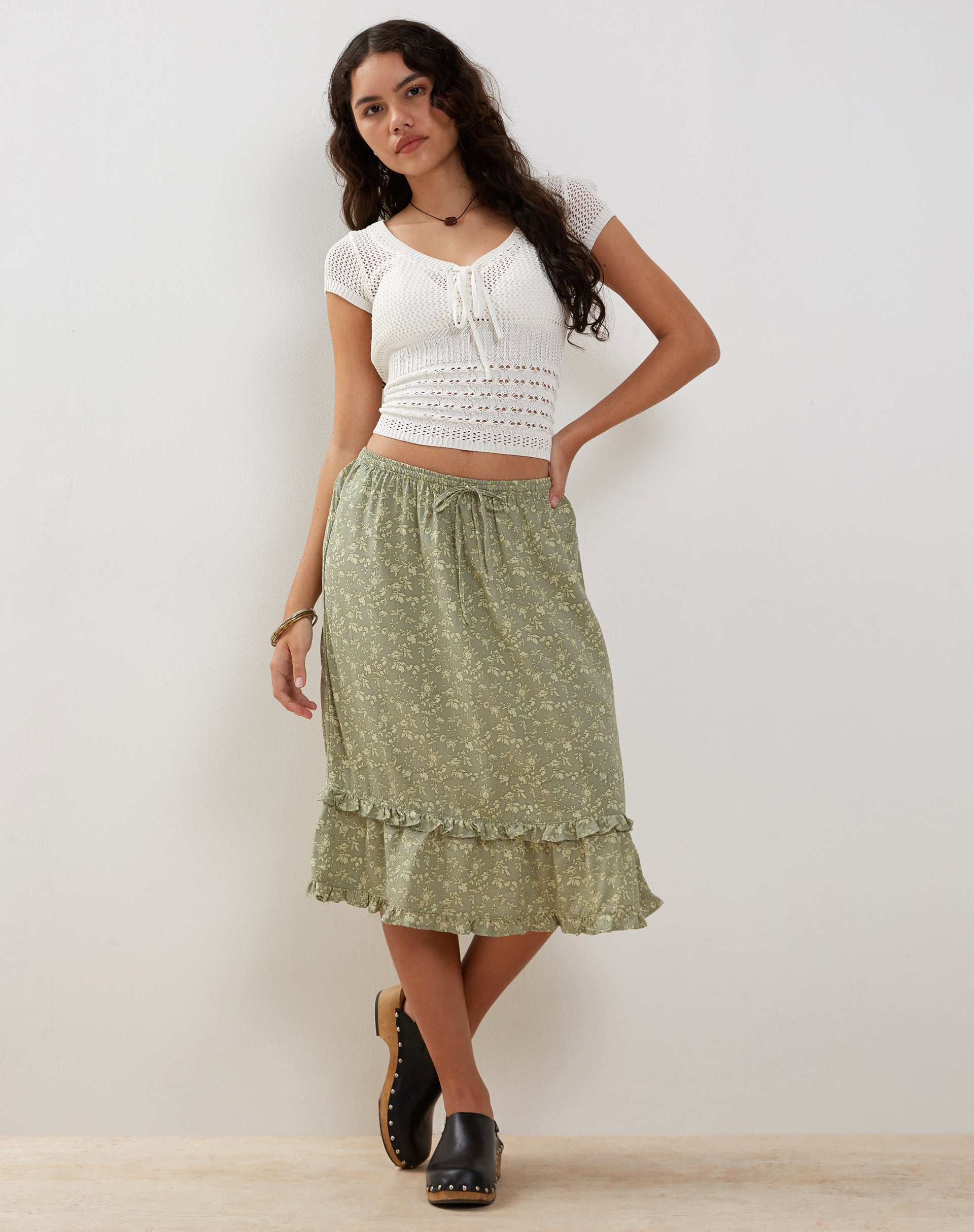Image de la jupe midi Wala en vert floral Ditsy